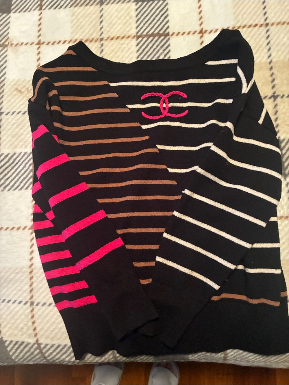 Black Chanel sweater in great condition worn at most twice Chanel tag came out